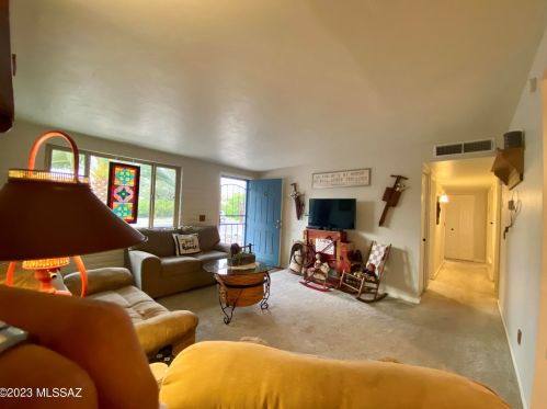 3017 Shumaker Dr, Tucson AZ  85741-3636 exterior