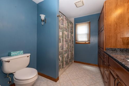 2325 89, Milwaukee WI 53226-1802 exterior