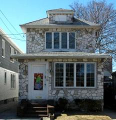 914 31st St, Brooklyn, NY 11210-3832