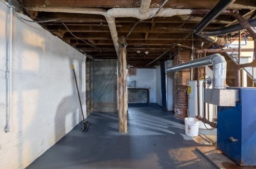 139 Berkshire Ave, Springfield MA  01109-1749 exterior