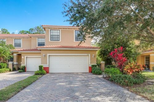 7638 Bristol Cir, Naples, FL 34120-0697