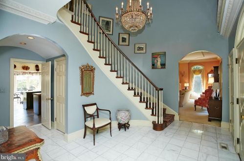 10713 Barn Wood Ln, Rockville MD  20854-1327 exterior