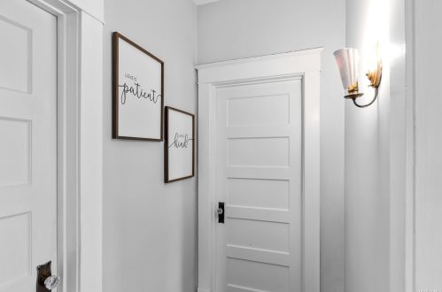 359 Great East Neck Rd, Babylon NY 11704-7631 exterior