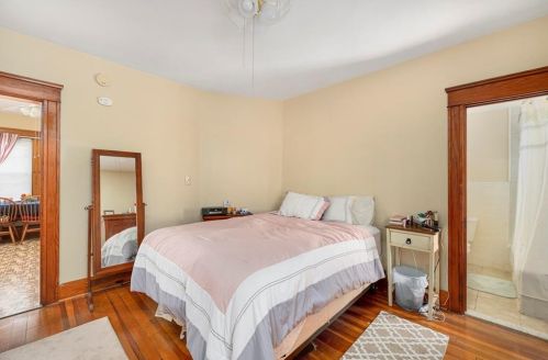 1041 Park Ave, Woonsocket RI 02895-4773 exterior