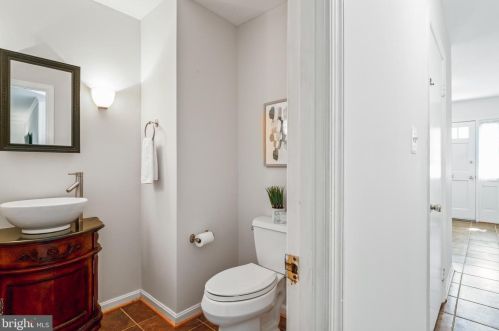 11814 Coldstream Dr, Rockville MD 20854-3620 exterior