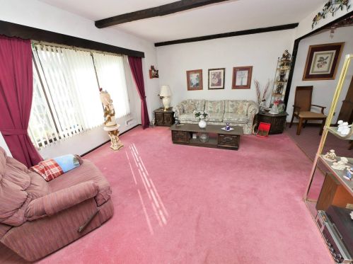 3 Greenfield Ln, Commack NY 11725-1414 exterior