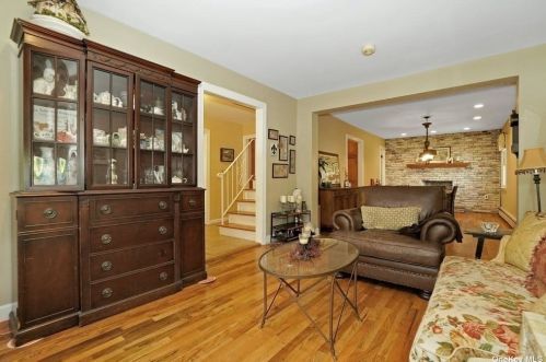 140 Cornell Dr, Commack NY 11725-2504 exterior