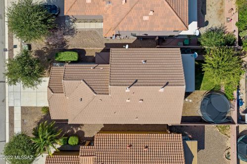 704 Firehawk Dr, Green Valley, AZ 85614-5196