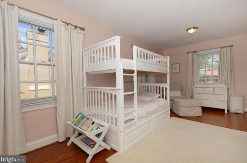 827 Royal St, Alexandria VA  22314-4340 exterior