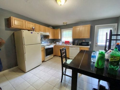 188 Hampden St, Springfield MA  01151-1504 exterior