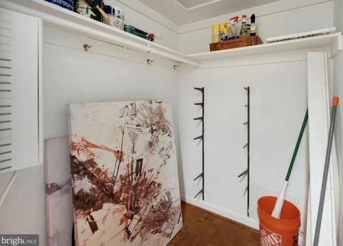 2100 Washington Ave, Silver Spring MD  20910-2649 exterior