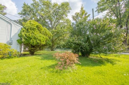 451 River Rd, Rahway NJ  07065-4203 exterior