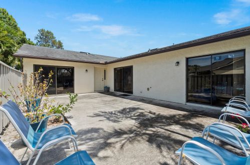 1319 Peppertree Trl, Fort Pierce FL 34950-5276 exterior