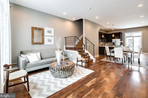 811 Carpenter St, Philadelphia PA  19147-3909 exterior