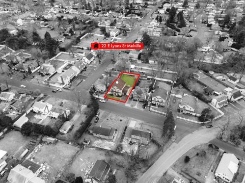 22 Lyons St, Huntington Station NY 11747-1000 exterior