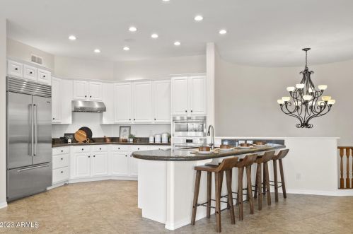 527 Briles Rd, Phoenix AZ  85085-0632 exterior