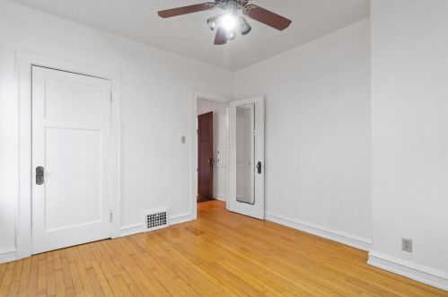 3253 Newhall St, Milwaukee WI 53211-3043 exterior