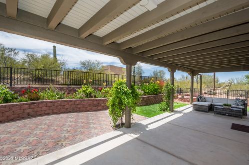 7015 Camino De Los Caballos, Tucson AZ 85743-9689 exterior