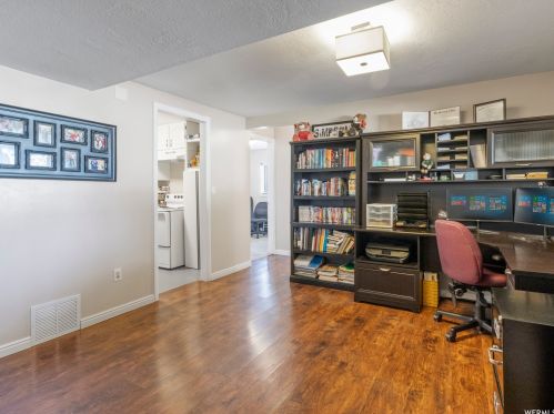 8211 1520, Taylorsville UT 84084-2420 exterior