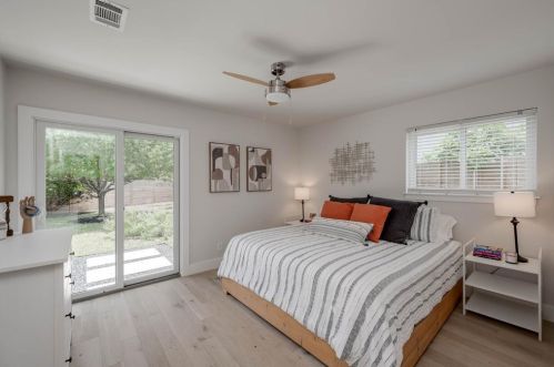 5405 Fairmont Cir, Austin TX 78745-2757 exterior