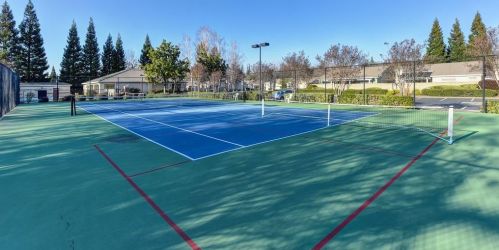 700 Diamond Glen Cir, Folsom CA 95630-3157 exterior