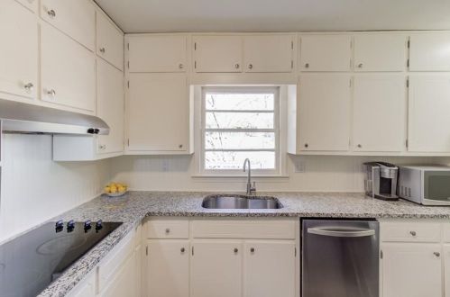 4066 Spg Mdw Rd, Tucker GA 30084-2165 exterior