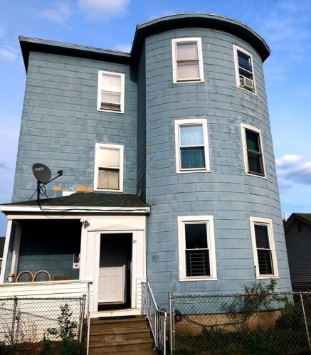 21 Woodward St, Worcester MA 01610-2937 exterior