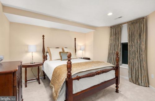 9821 Avenel Farm Dr, Rockville MD  20854-5414 exterior