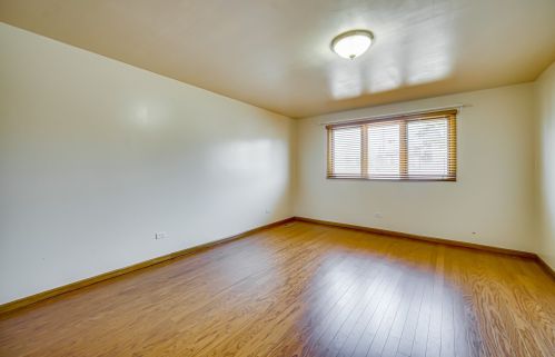 5303 Ridgeway Ave, Chicago IL 60659-1116 exterior