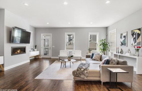 6082 Sauganash Ave, Chicago IL 60646 exterior