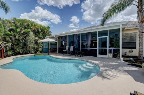 3444 Fashoda St, Fort Pierce FL 34953-4643 exterior