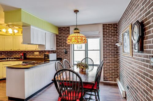 5950 Ozanam Ave, Chicago IL 60631-2235 exterior