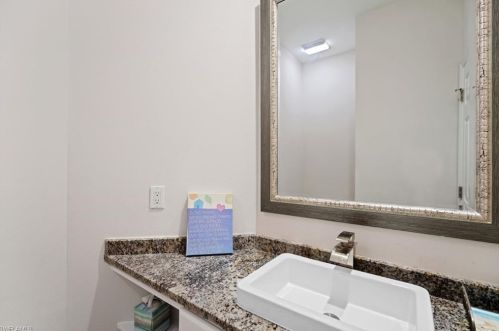 1631 Manchester Ct, Naples FL 34109-0430 exterior