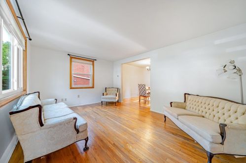 213 Dorothy Dr, Pittsburgh, PA 15235-1829