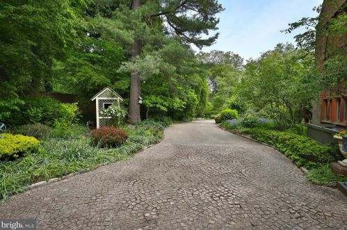 455 Chestnut Hill Ave, Philadelphia PA 19118-2712 exterior