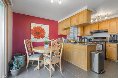 526 Ca Crest Dr, Joliet, IL 60404-9729