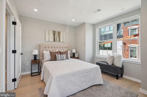 2200 Kater St, Philadelphia PA 19146-1139 exterior