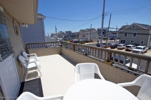 21 Dover Ave, Lavallette NJ 08735-2704 exterior