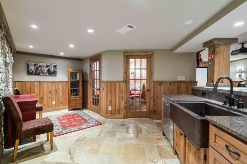 4968 Long Is Dr, Atlanta GA 30327-4904 exterior