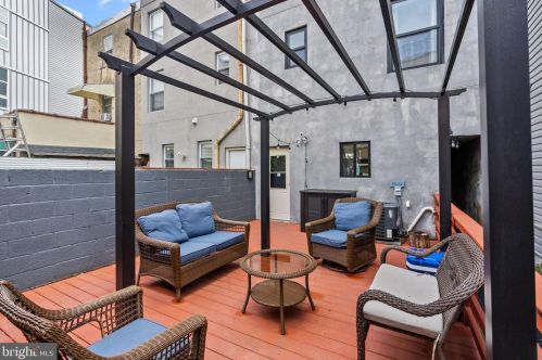 1648 4 St, Philadelphia PA 19148-1802 exterior