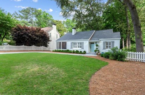 672 Darlington Cir, Atlanta, GA 30305-2705