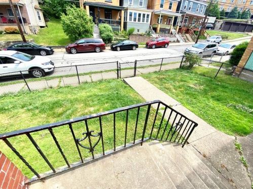 448 Kathleen St, Pittsburgh PA  15211-2118 exterior