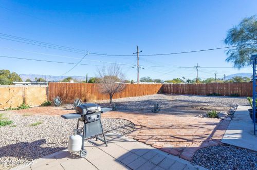 7925 Beverly St, Tucson AZ 85710-5803 exterior