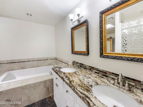 9641 Caldwell Dr, Tucson AZ  85747-9220 exterior