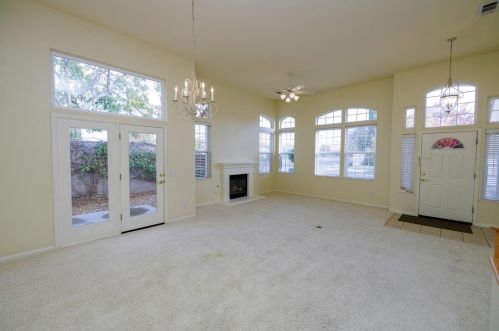 3987 Sterling Oaks Dr, Turlock CA 95382-8802 exterior