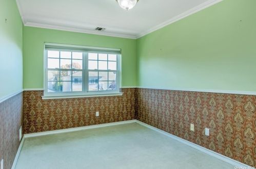 206 Windwatch Dr, Hauppauge NY 11788-3349 exterior