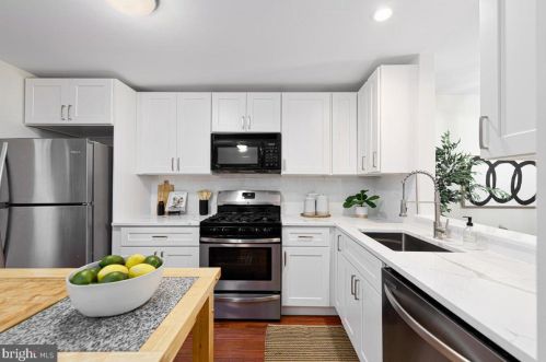 7451 Duddington Dr, Alexandria VA 22315-3849 exterior