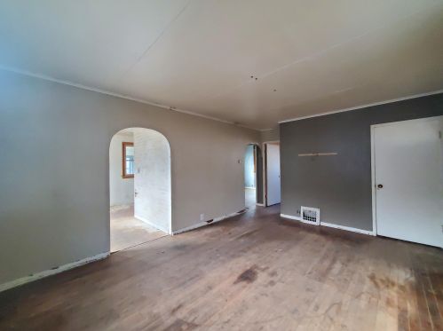 3423 Kansas Ave, Milwaukee, WI 53207-3654