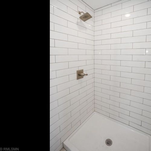 896 6 St, Saint Paul MN 55106-4503 exterior