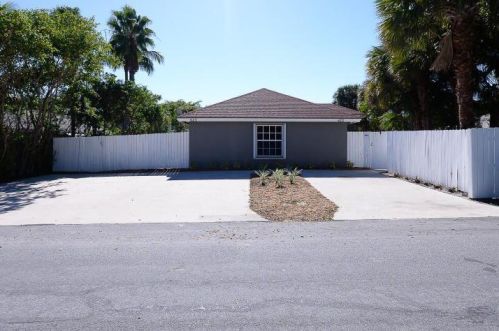 620 Oak St, Boynton Beach FL 33435-2807 exterior